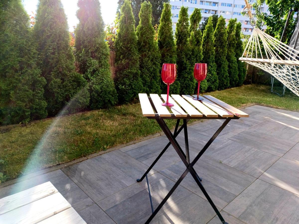 Apartamento Sunny Sleeps 4 By The Beach With Garden Patio - Gdansk Przymorze Exterior foto