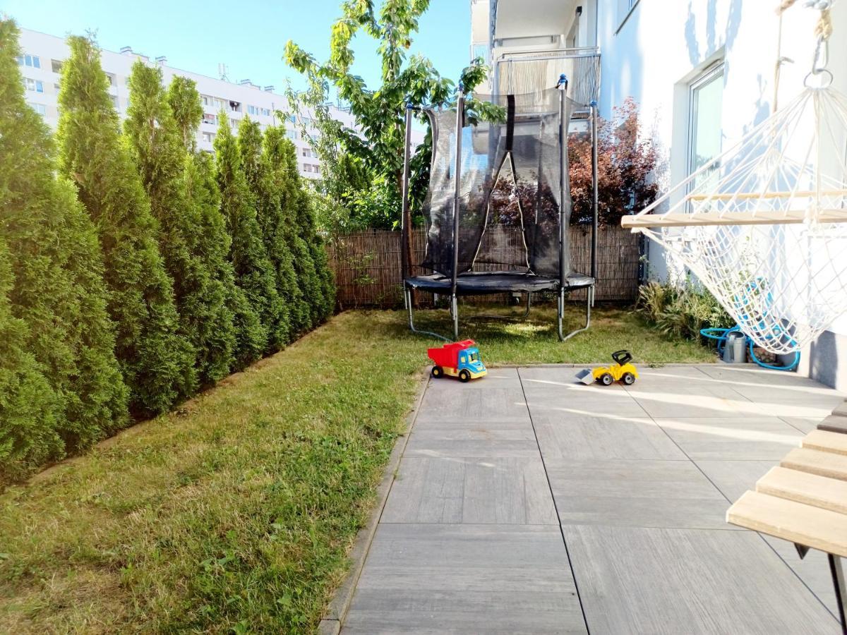 Apartamento Sunny Sleeps 4 By The Beach With Garden Patio - Gdansk Przymorze Exterior foto